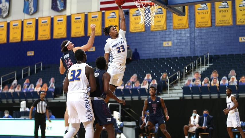 Hoftra's Kvonn Cramer dunks 